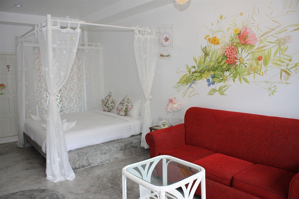 Chic Boutique Hotel Phuket Exterior photo