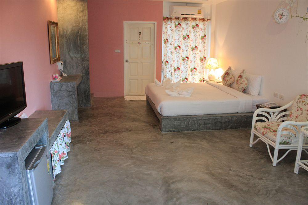 Chic Boutique Hotel Phuket Exterior photo