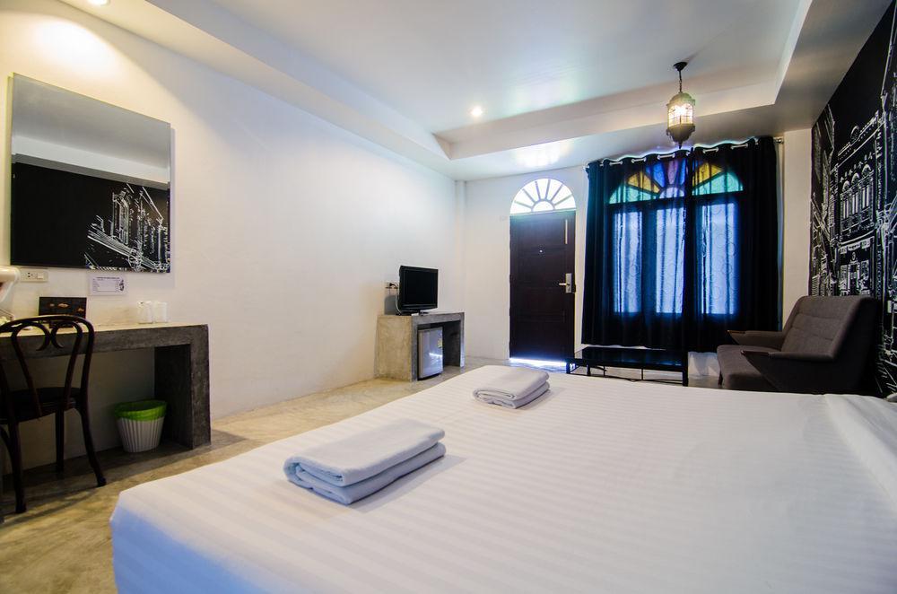 Chic Boutique Hotel Phuket Exterior photo