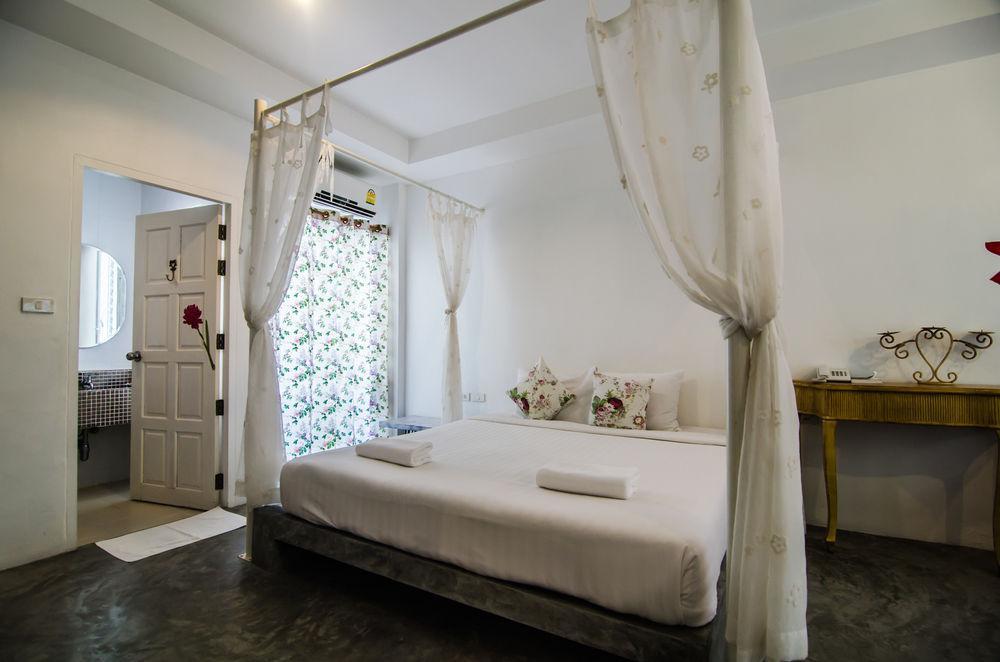 Chic Boutique Hotel Phuket Exterior photo