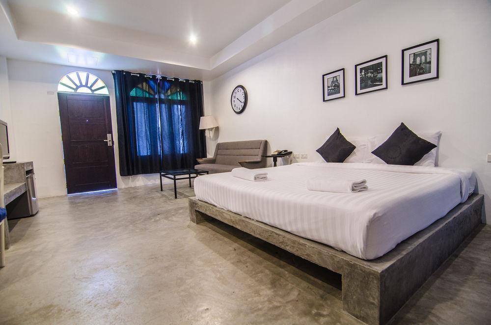 Chic Boutique Hotel Phuket Exterior photo
