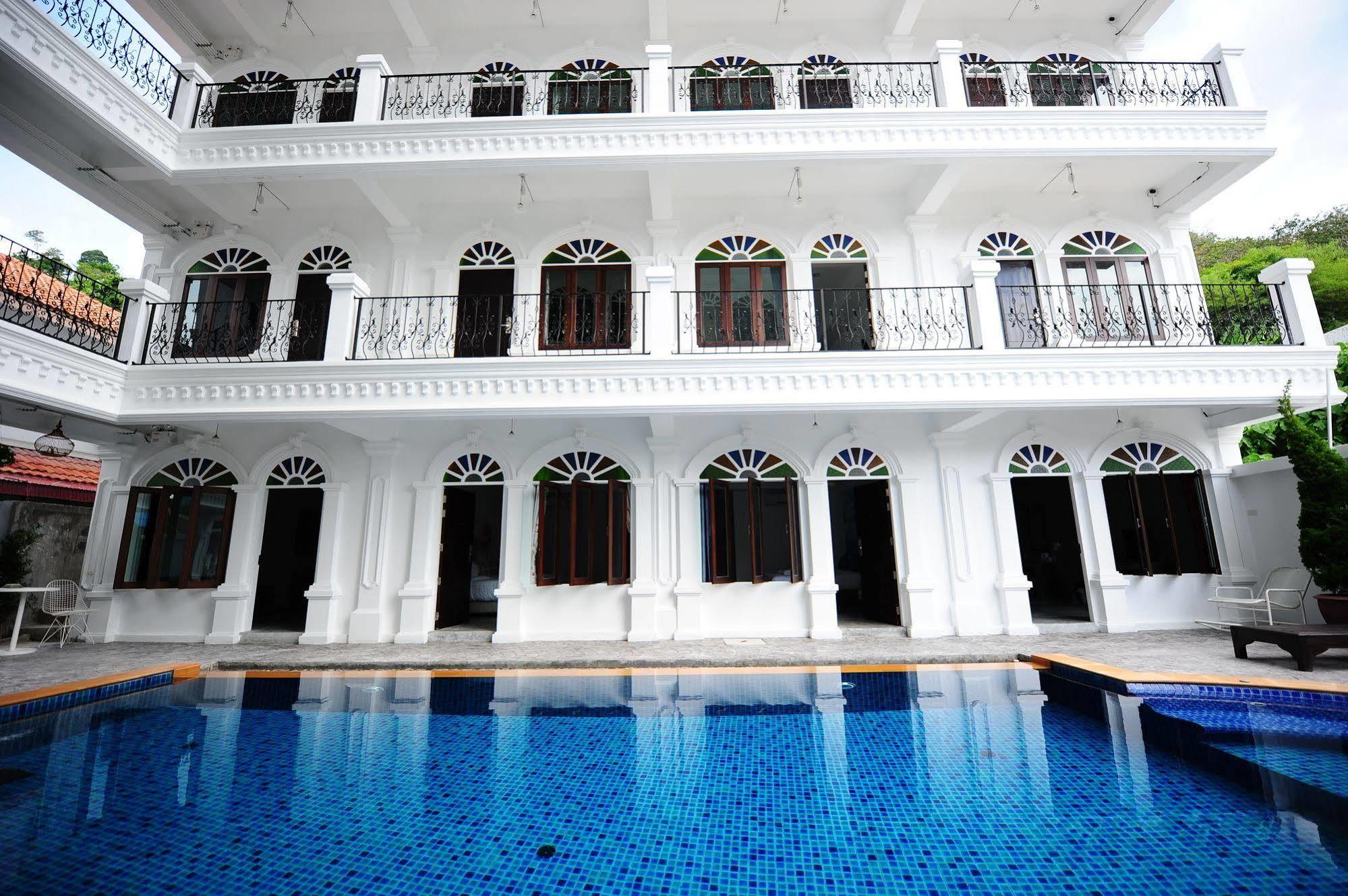 Chic Boutique Hotel Phuket Exterior photo